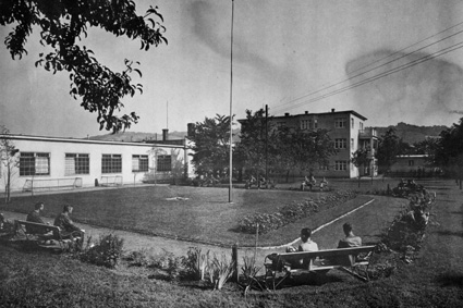 Building of HEINZMANN in Radebeul in 1945 heinzmann building in radebeul